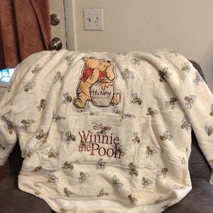 Disney Winnie the Pooh Cream Blanket with Bee Pattern
